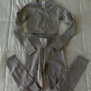 Lilias Active Ribbed Two-Piece Workout Set